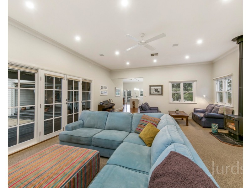 42 Londons Road, Lovedale NSW 2325