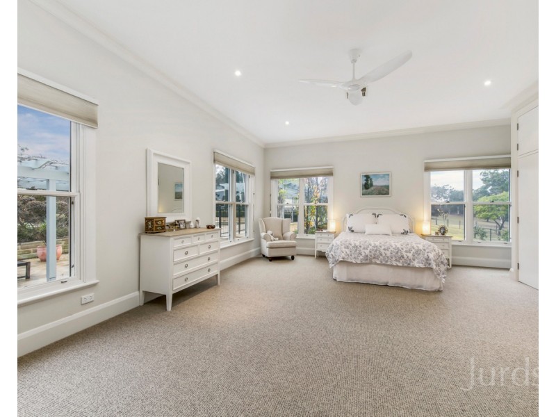 42 Londons Road, Lovedale NSW 2325