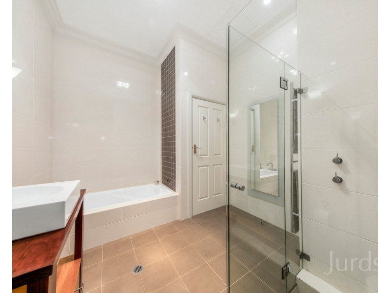 42 Londons Road, Lovedale NSW 2325