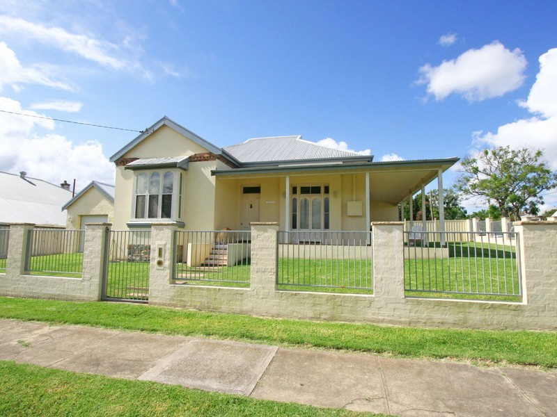 28 Hall Street, Cessnock NSW 2325