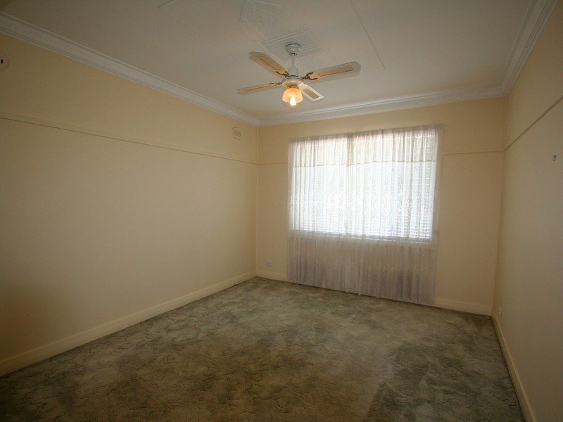 37 Melbourne St, Abermain NSW 2326