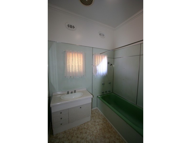 37 Melbourne St, Abermain NSW 2326