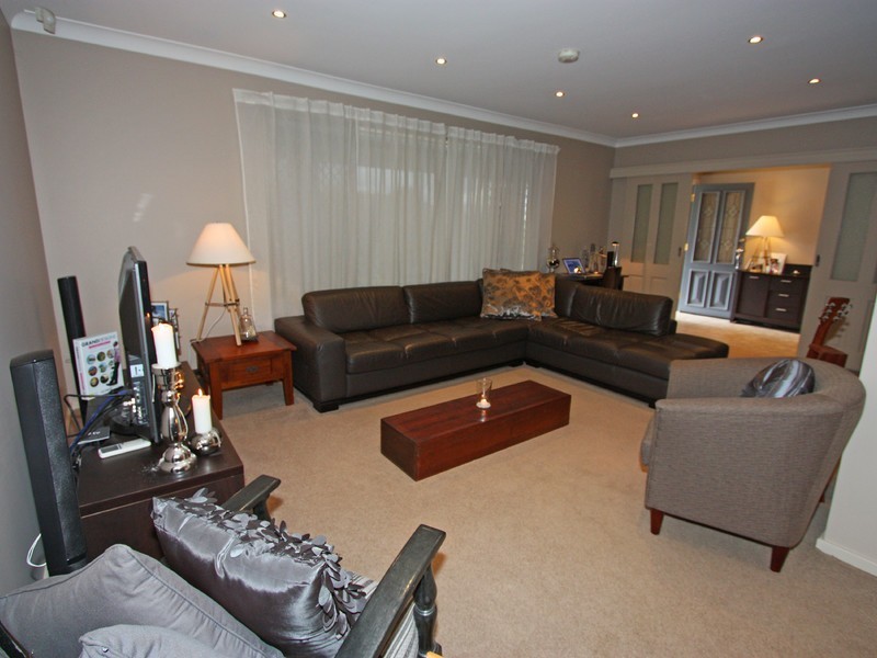 74 Maitland Street, Abermain NSW 2326