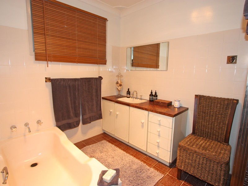 74 Maitland Street, Abermain NSW 2326