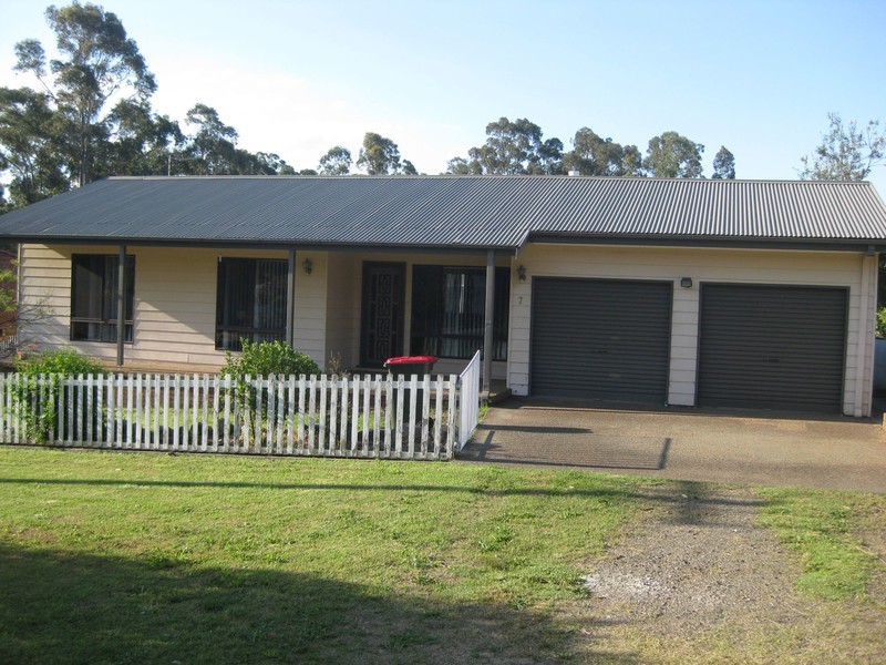 7 Knox Street, Abernethy NSW 2325