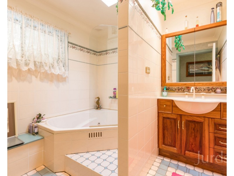 58 Caledonia Street, Kearsley NSW 2325