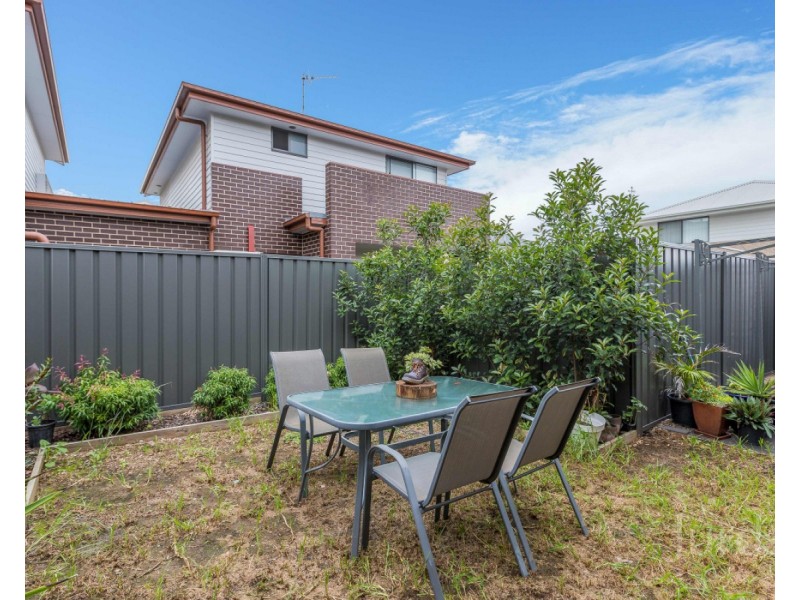 2 Blackbird Avenue, Thornton NSW 2322
