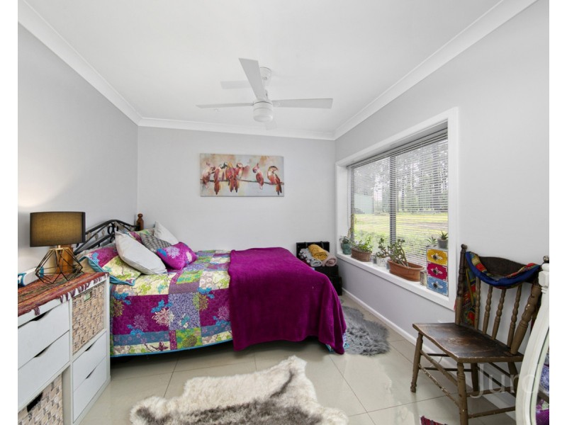 13 Green Lane, Lovedale NSW 2325