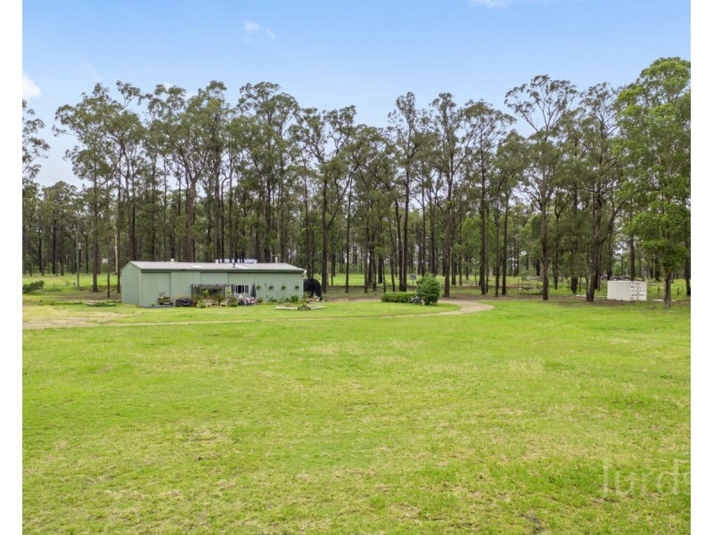 13 Green Lane, Lovedale NSW 2325