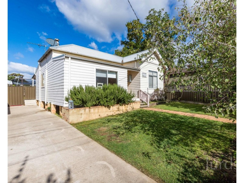 19 & 19a Sergeant Street, Cessnock NSW 2325