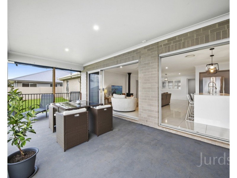 14 Dunnett Avenue (Huntlee), North Rothbury NSW 2335