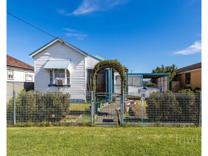 14 Barrett Avenue, Cessnock NSW 2325