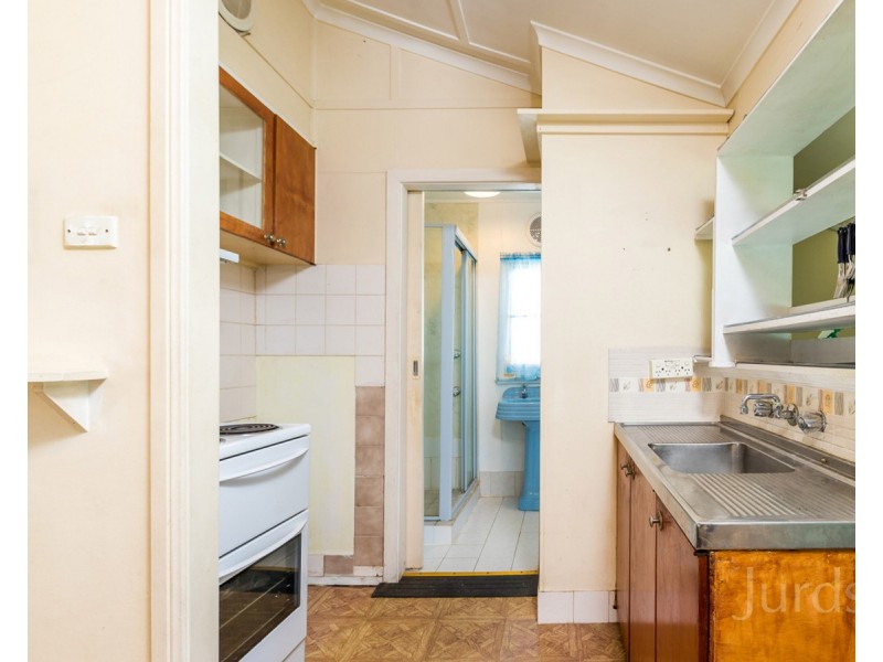 14 Barrett Avenue, Cessnock NSW 2325