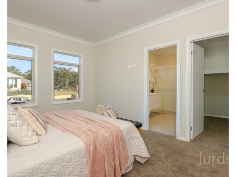 12 Bendeich Drive, North Rothbury NSW 2335