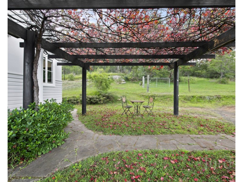 25 Charlton Street, Wollombi NSW 2325