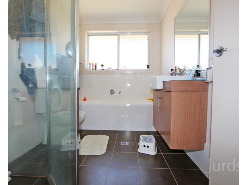 16 Chablis Drive, Cessnock NSW 2325