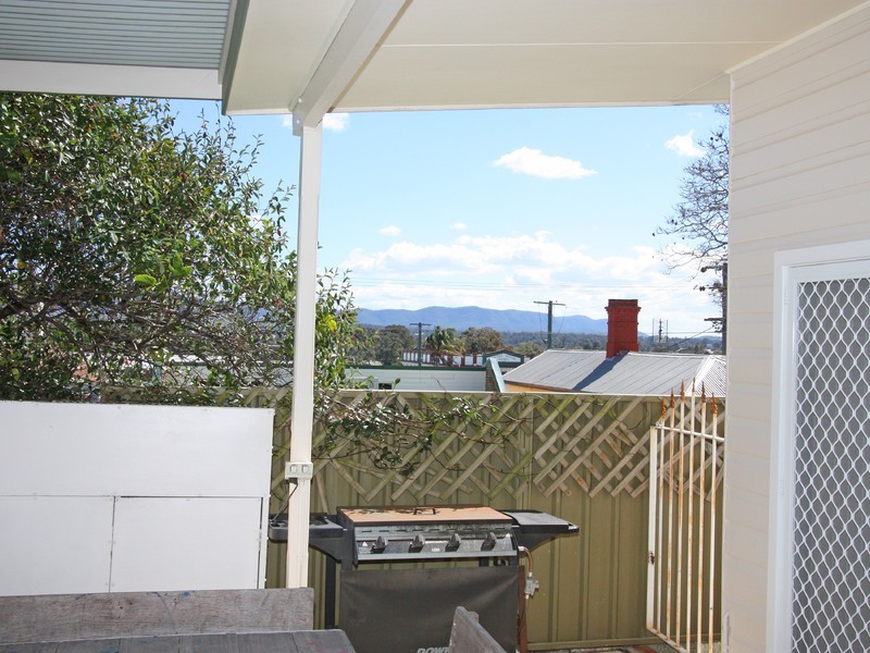 11 Hall Street, Cessnock NSW 2325