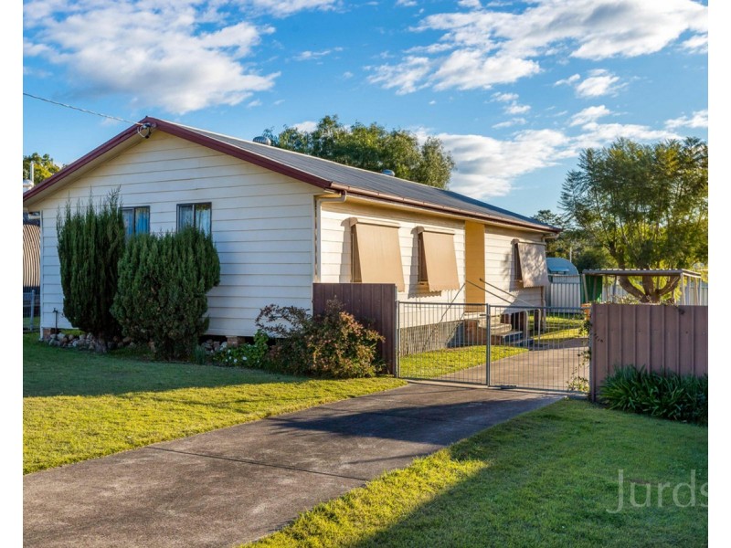6 Macquarie Avenue, Cessnock NSW 2325
