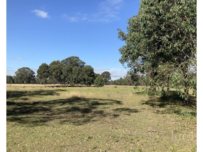 394 Camp Road, Greta NSW 2334