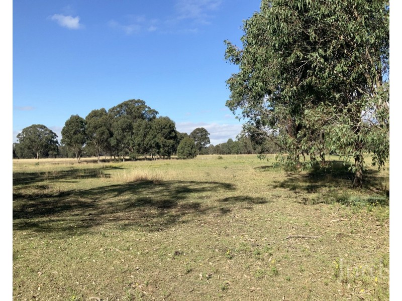 394 Camp Road, Greta NSW 2334