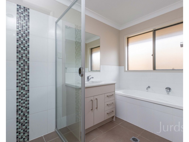 8 Trebbiano Drive, Cessnock NSW 2325