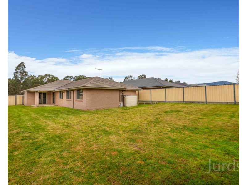 8 Trebbiano Drive, Cessnock NSW 2325