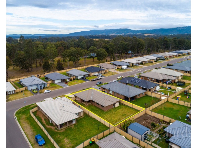 8 Trebbiano Drive, Cessnock NSW 2325