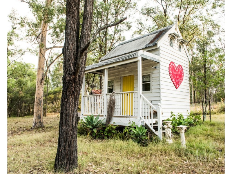 64 Tuckers Lane, North Rothbury NSW 2335