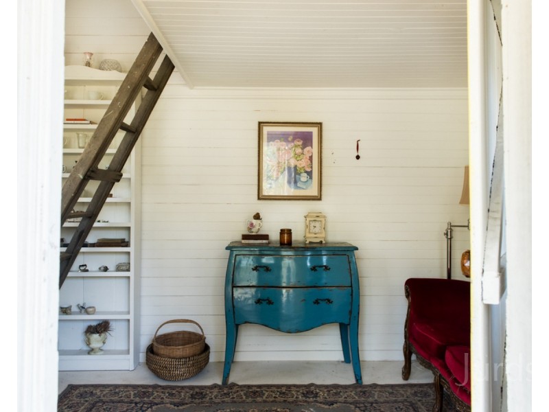 64 Tuckers Lane, North Rothbury NSW 2335