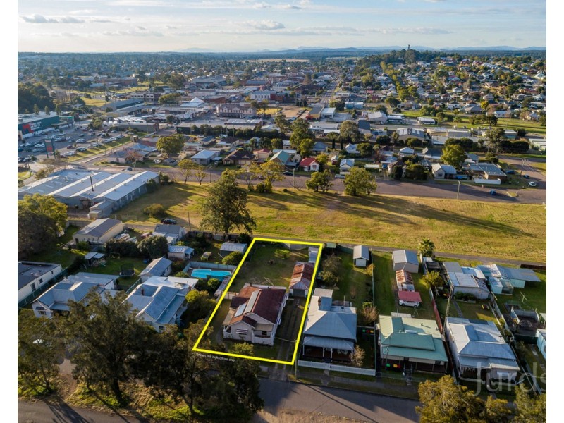 8 Gordon Avenue, Cessnock NSW 2325