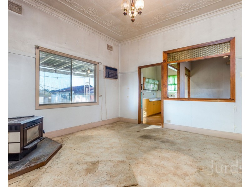 8 Gordon Avenue, Cessnock NSW 2325