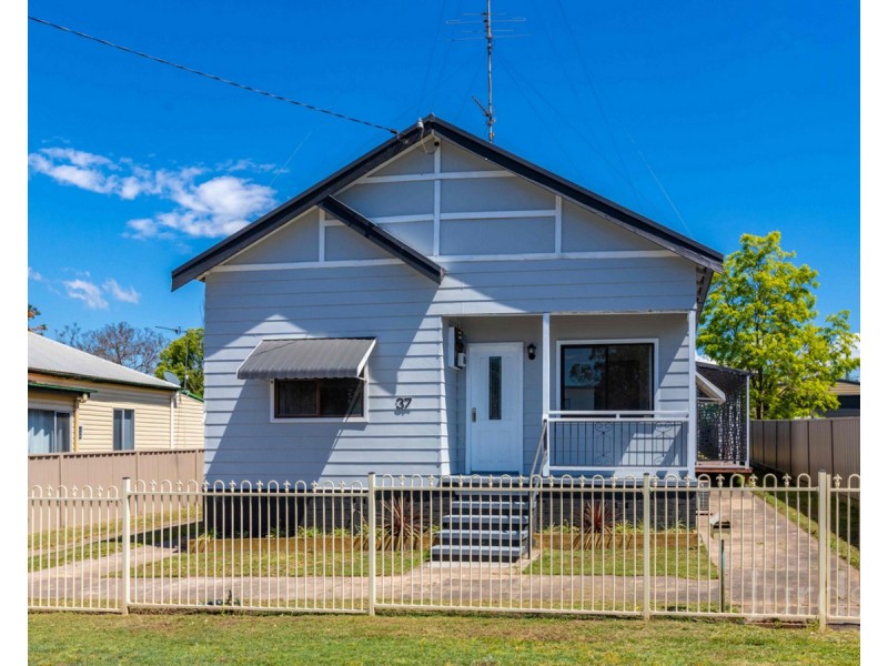 37 Boomerang Street, Cessnock NSW 2325
