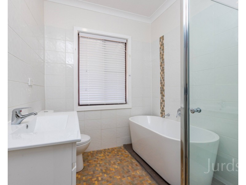 37 Boomerang Street, Cessnock NSW 2325