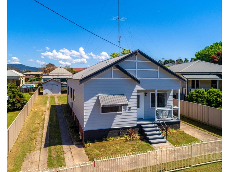37 Boomerang Street, Cessnock NSW 2325