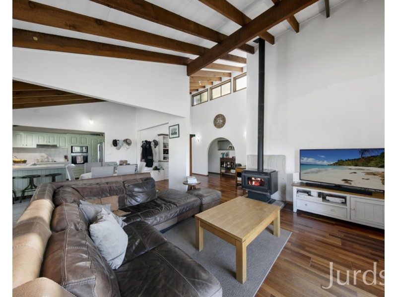 3 The Ballabourneen, Lovedale NSW 2325