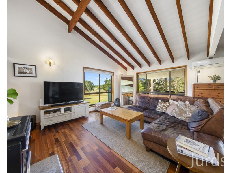 3 The Ballabourneen, Lovedale NSW 2325