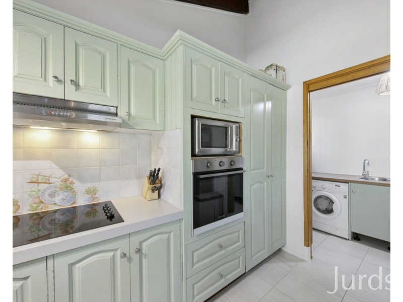 3 The Ballabourneen, Lovedale NSW 2325