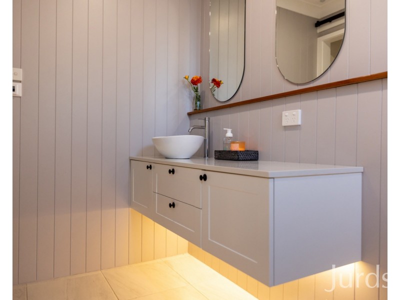 3 The Ballabourneen, Lovedale NSW 2325