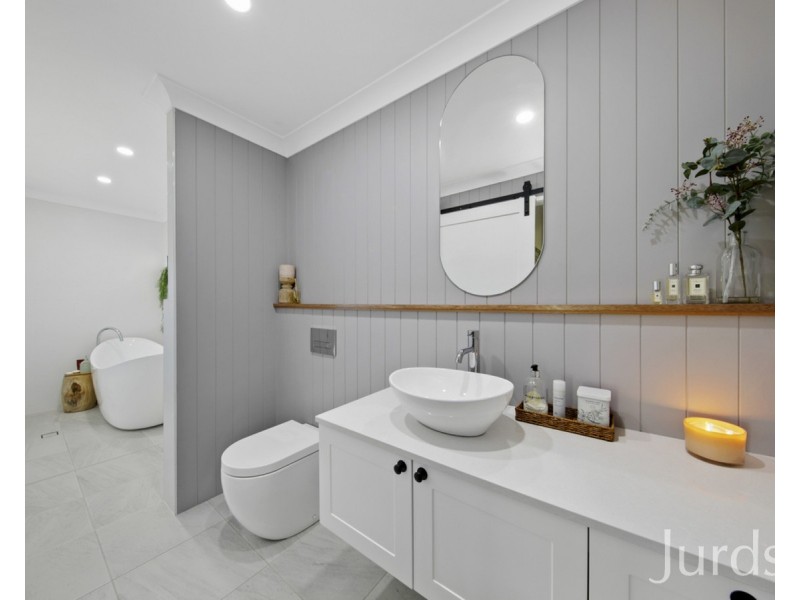 3 The Ballabourneen, Lovedale NSW 2325