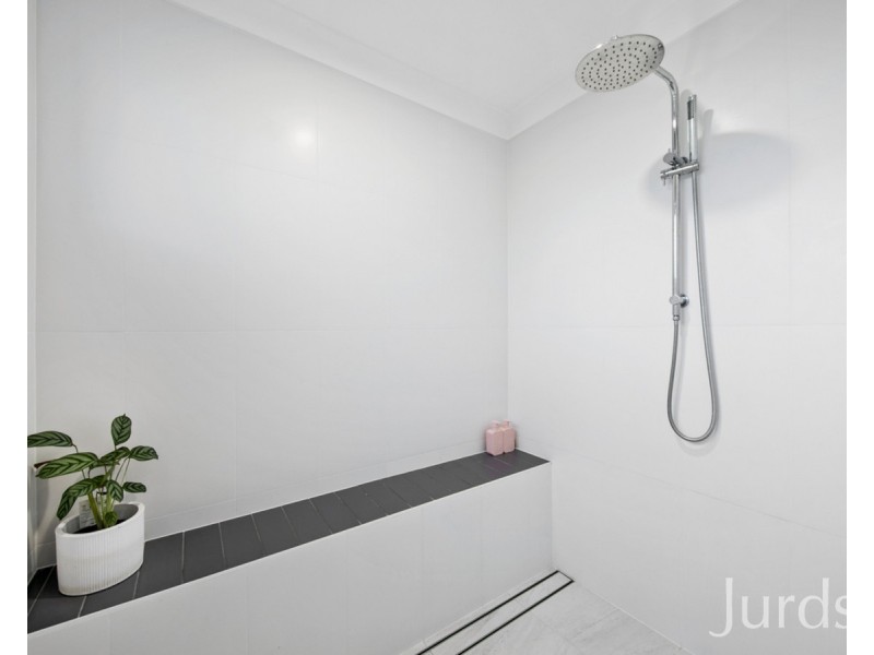 3 The Ballabourneen, Lovedale NSW 2325