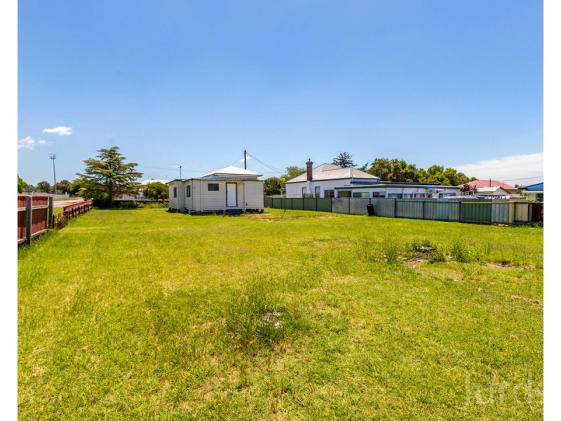 10 Fourth Street, Cessnock NSW 2325