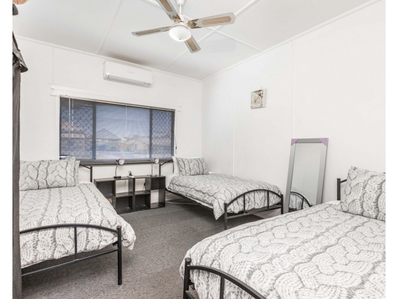 10 Fourth Street, Cessnock NSW 2325