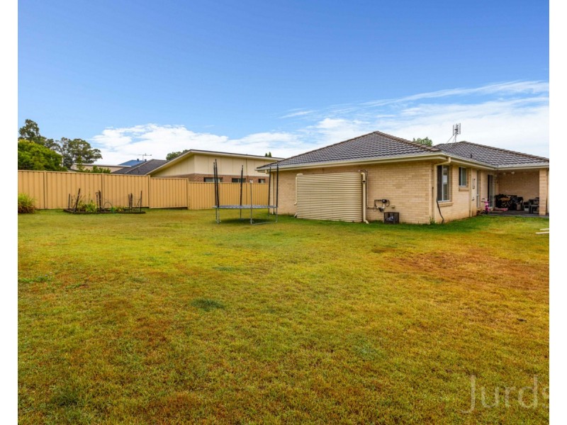 16 Chablis Drive, Cessnock NSW 2325