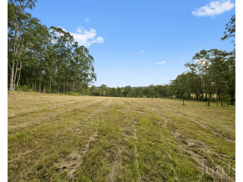 4 Langlands Road, Glen Oak NSW 2320