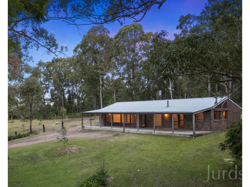 4 Langlands Road, Glen Oak NSW 2320