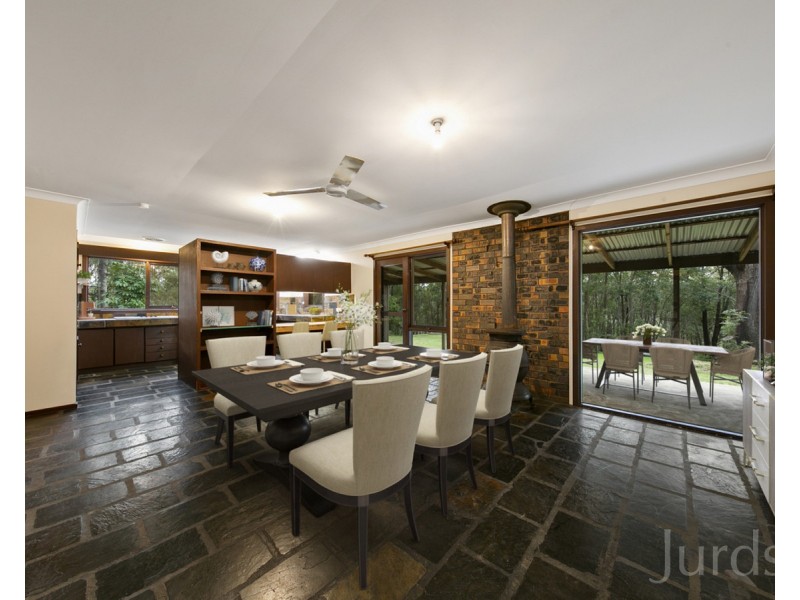 4 Langlands Road, Glen Oak NSW 2320