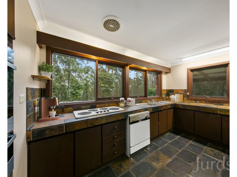 4 Langlands Road, Glen Oak NSW 2320