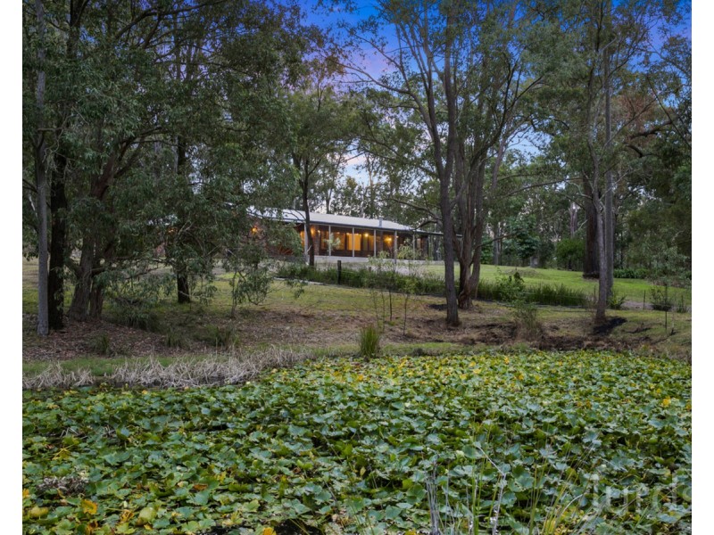 4 Langlands Road, Glen Oak NSW 2320