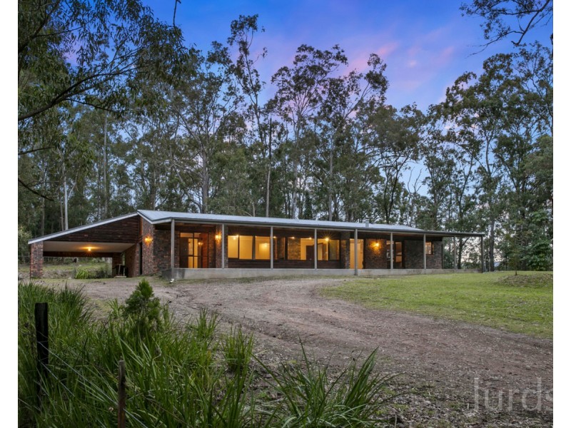 4 Langlands Road, Glen Oak NSW 2320