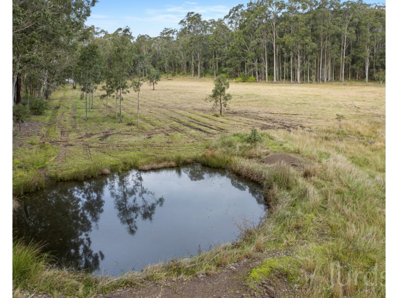 4 Langlands Road, Glen Oak NSW 2320